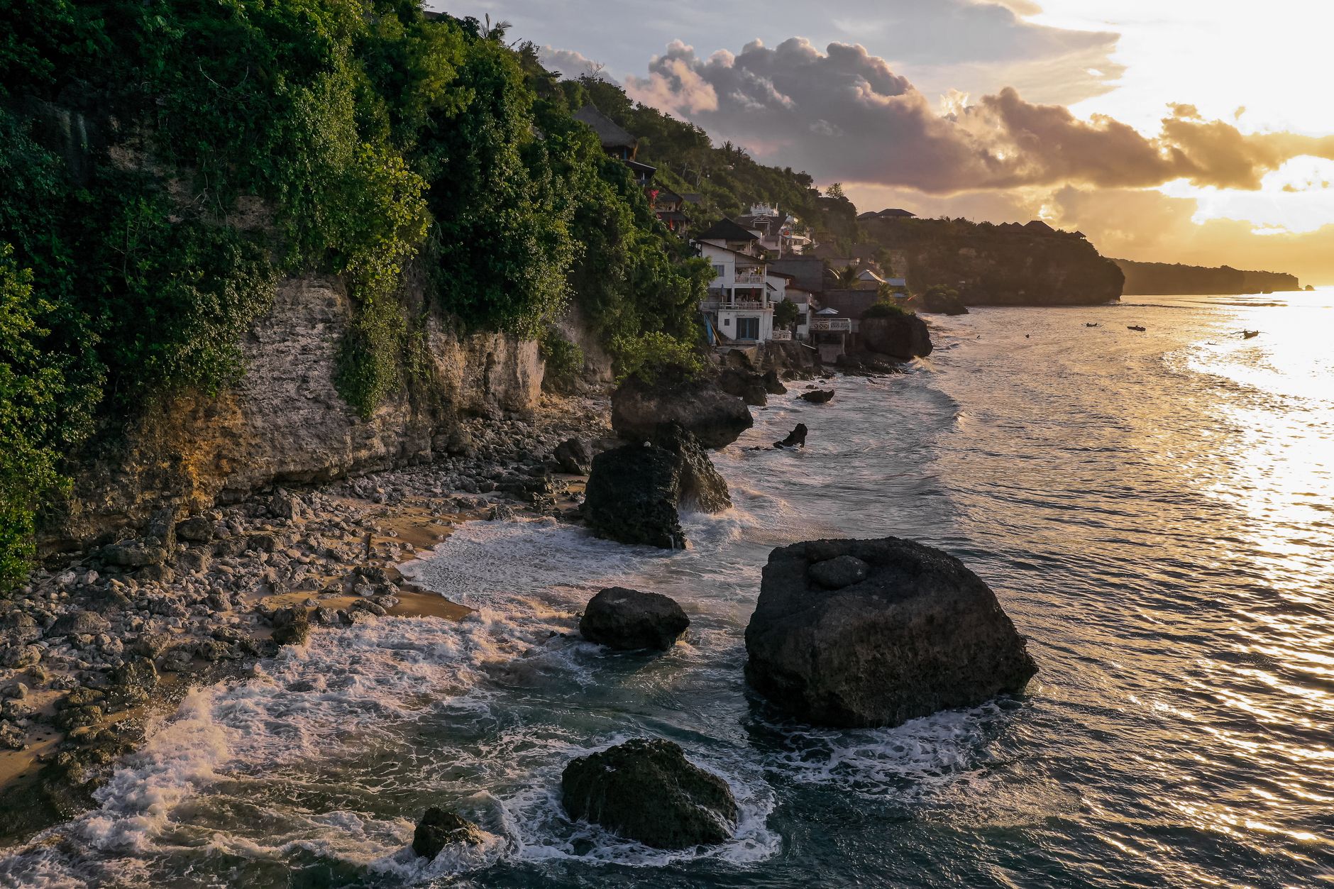 Bingin Beach
