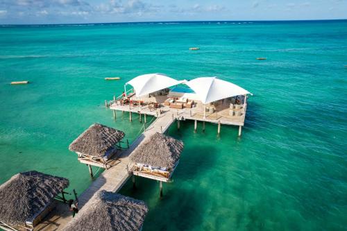 Blue Moon Resort