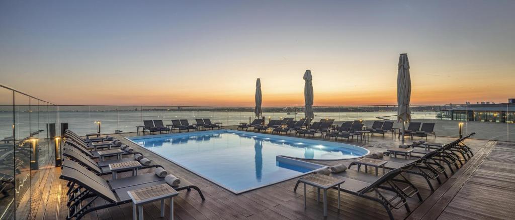 Experience Luxury at DoubleTree By Hilton Istanbul - Moda, Turkey